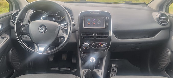 Renault Clio 10 of 14
