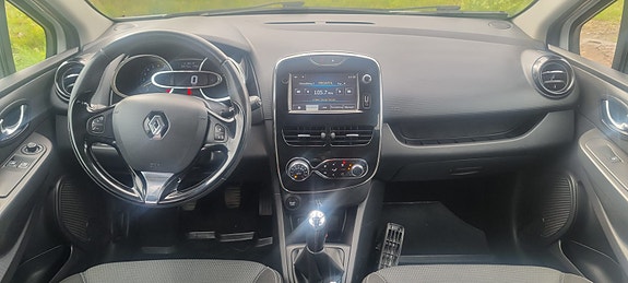 Renault Clio 11 of 14