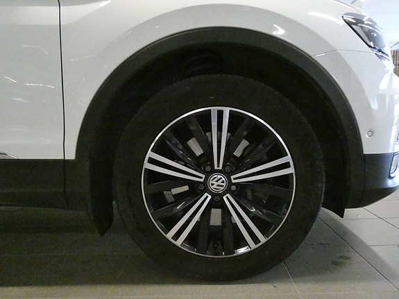 Volkswagen Tiguan 6 of 25