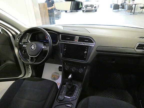 Volkswagen Tiguan 17 of 25