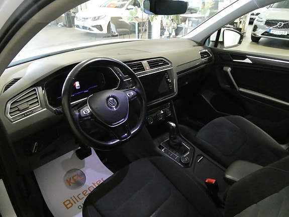 Volkswagen Tiguan 16 of 25