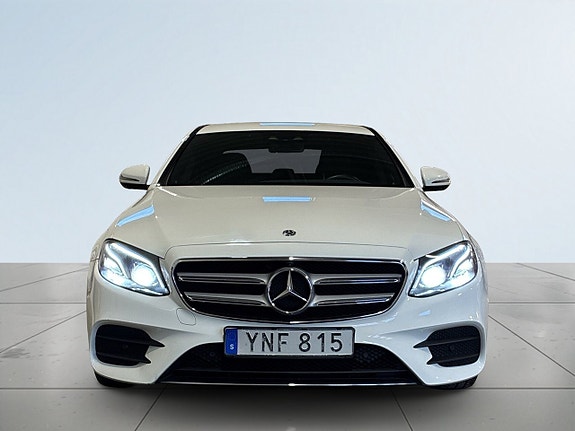 Mercedes-Benz E220 d 2 of 21