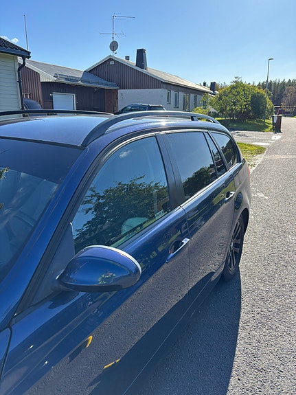 BMW 320i 4 of 7
