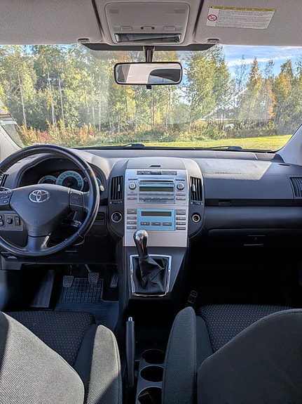 Toyota Corolla Verso 8 of 8