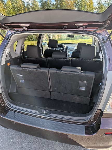 Toyota Corolla Verso 6 of 8