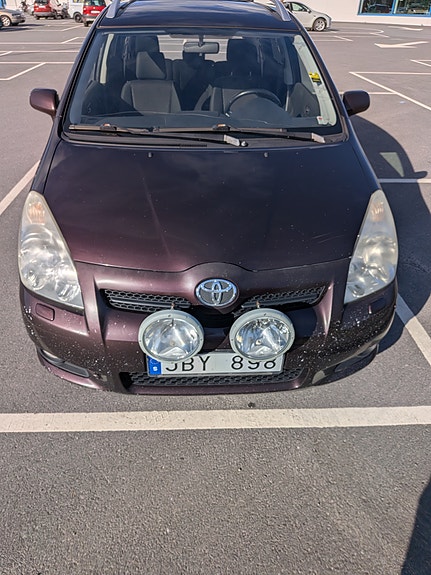 Toyota Corolla Verso 4 of 8