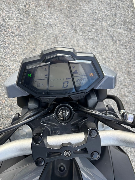 Yamaha MT-125 7 of 9