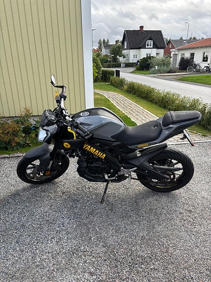 Yamaha MT-125 4 of 9