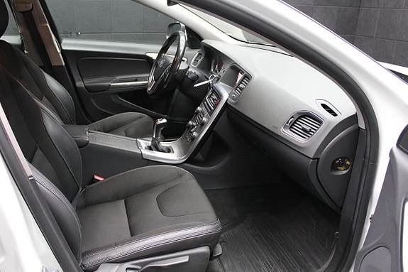 Volvo V60 12 of 21