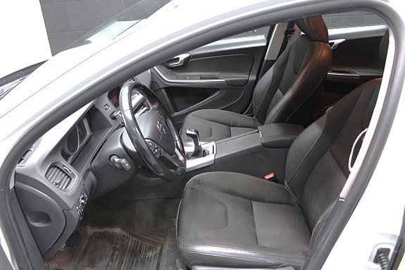 Volvo V60 10 of 21
