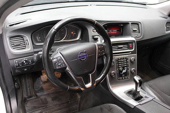 Volvo V60 11 of 21
