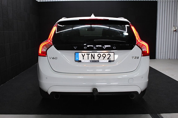 Volvo V60 5 of 21