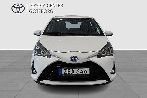Toyota Yaris 7 of 12