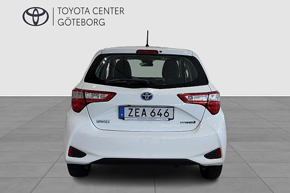 Toyota Yaris 6 of 12