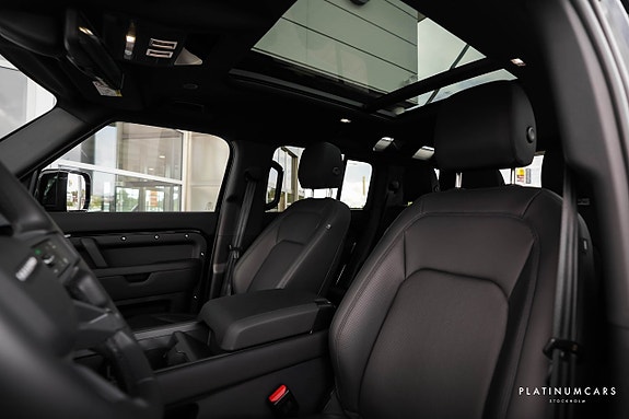 Land Rover Defender 110 8 of 23