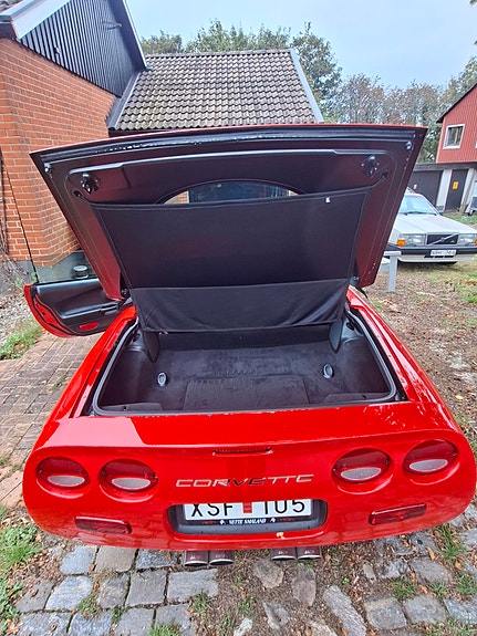 Chevrolet Corvette 6 of 10