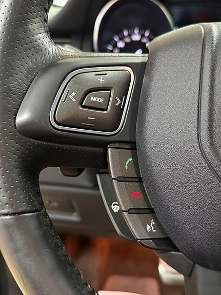Land Rover Range Rover Evoque 23 of 30
