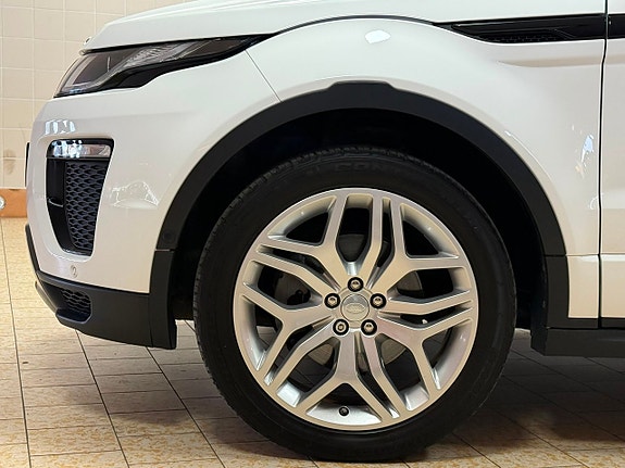 Land Rover Range Rover Evoque 12 of 30