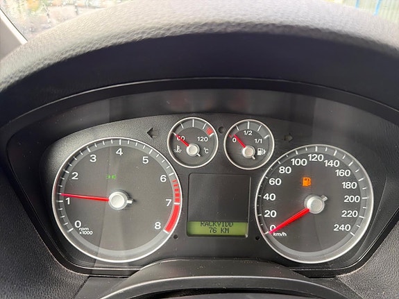 Ford C-Max 12 of 20