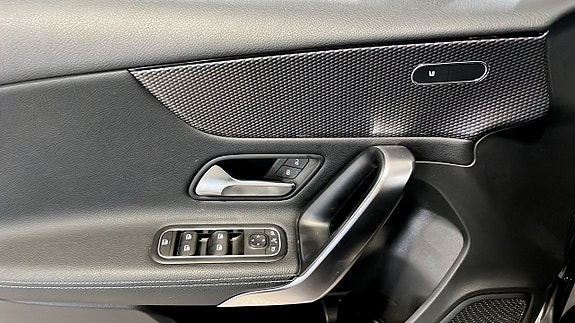 Mercedes-Benz A180 11 of 15