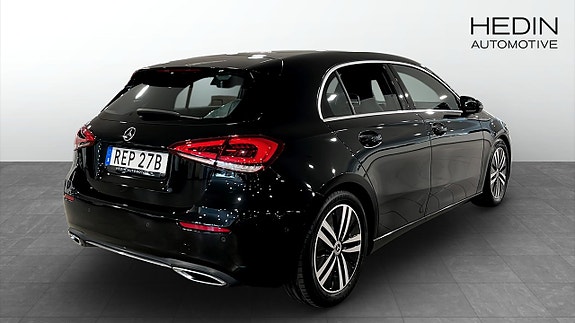 Mercedes-Benz A180 2 of 15