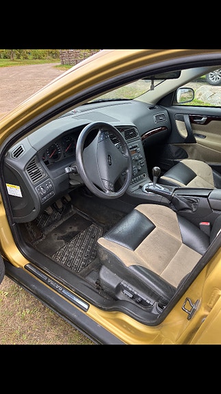 Volvo S60 3 of 4
