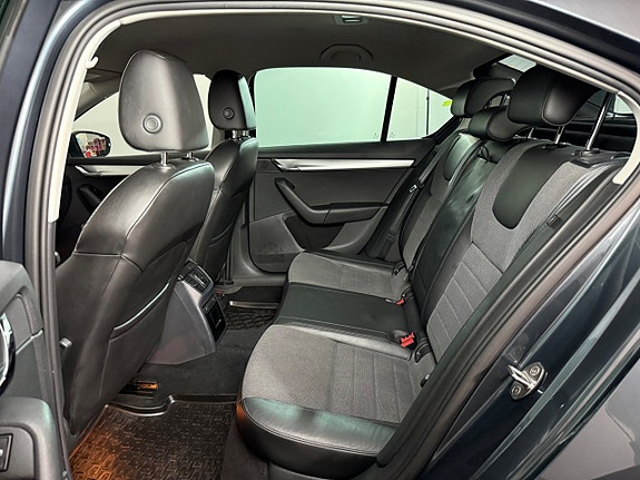 Skoda Octavia 11 of 18