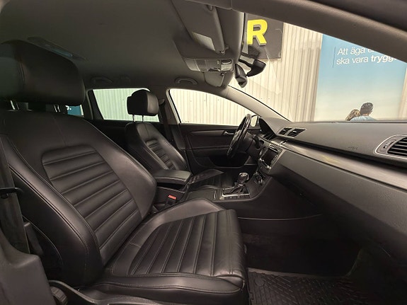Volkswagen Passat 14 of 21