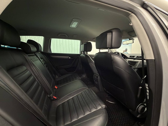 Volkswagen Passat 19 of 21