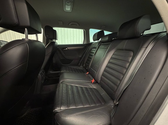 Volkswagen Passat 18 of 21