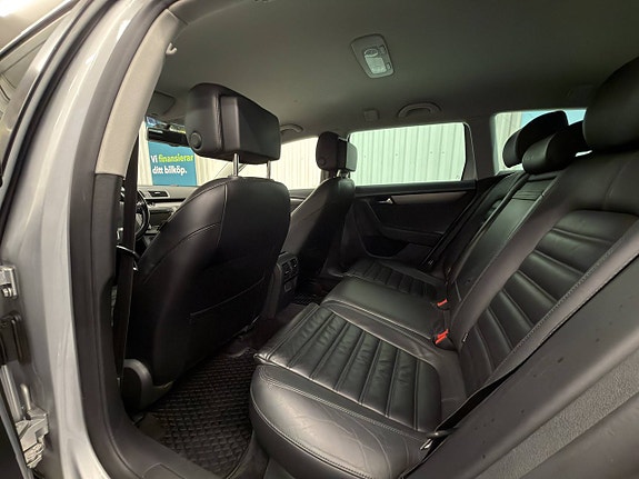 Volkswagen Passat 17 of 21