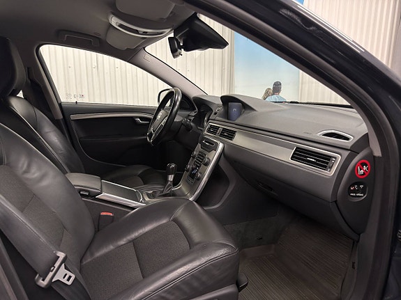 Volvo V70 13 of 21