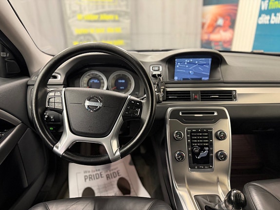 Volvo V70 12 of 21
