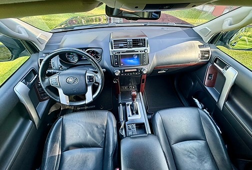 Toyota Land Cruiser 9 of 11