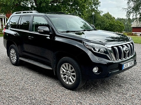 Toyota Land Cruiser 2 of 11