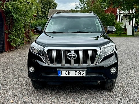Toyota Land Cruiser 3 of 11