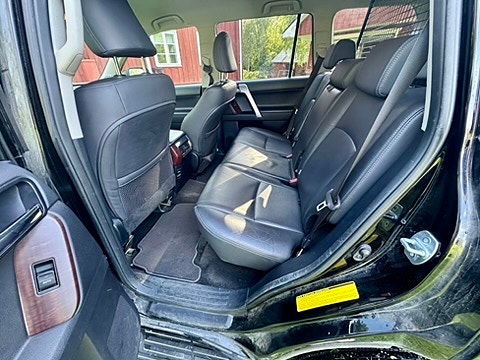 Toyota Land Cruiser 10 of 11