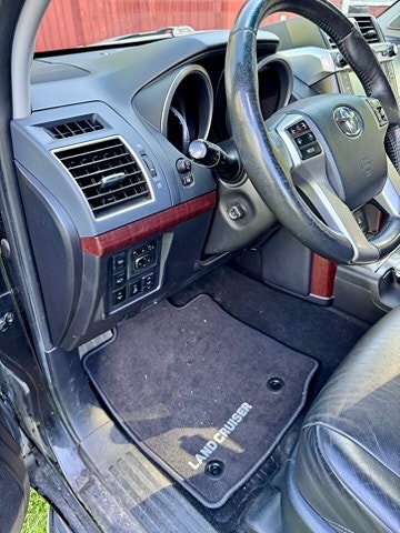 Toyota Land Cruiser 8 of 11