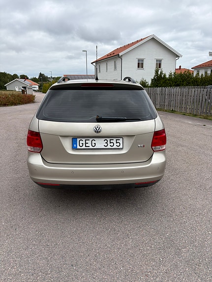 Volkswagen Golf V 9 of 13