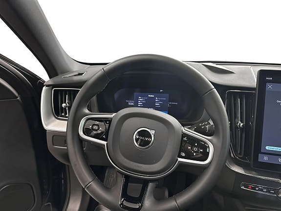 Volvo XC60 8 of 16