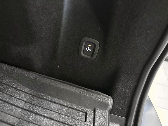 Volvo XC60 15 of 16