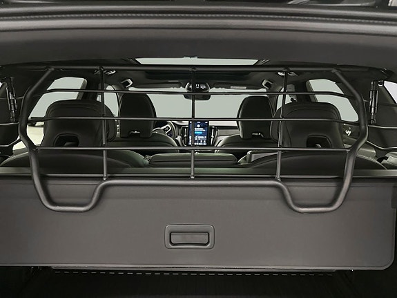 Volvo XC60 13 of 16
