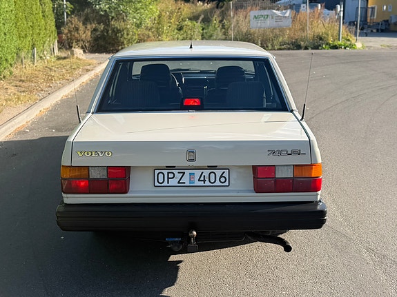 Volvo 740 5 of 7