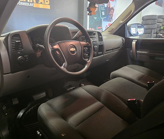 Chevrolet Silverado 1500 14 of 19