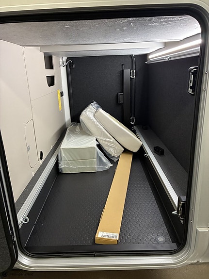 Adria Compact Supreme DL 14 of 16