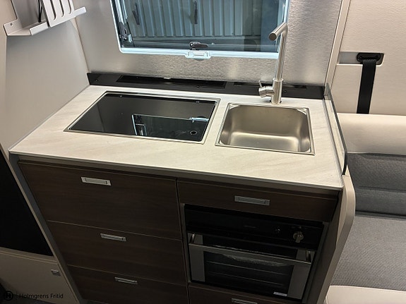 Adria Compact Supreme DL 9 of 16