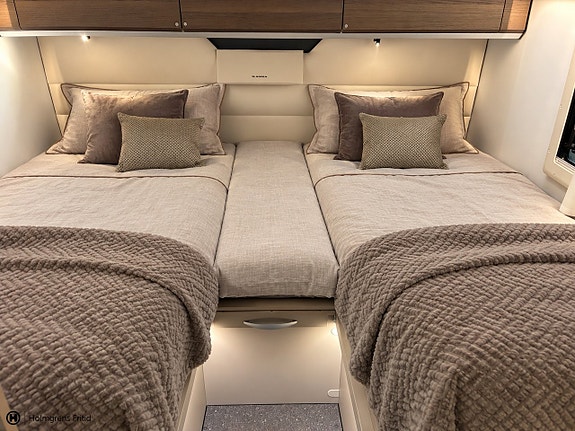 Adria Compact Supreme DL 8 of 16