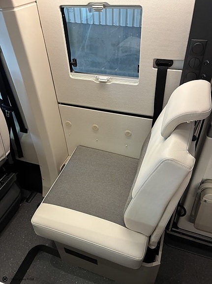 Adria Compact Supreme DL 7 of 16