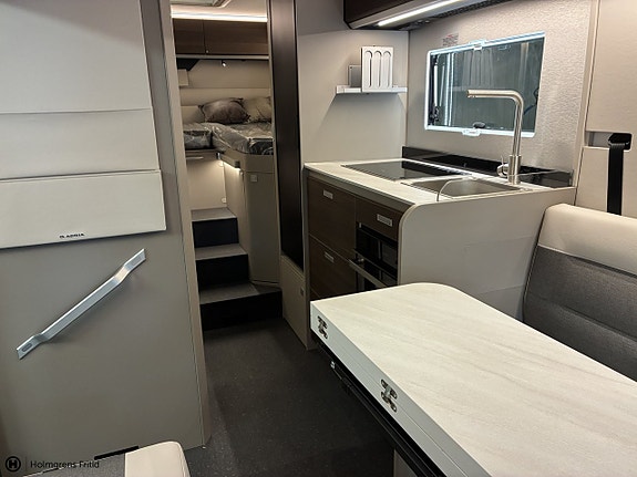 Adria Compact Supreme DL 10 of 16