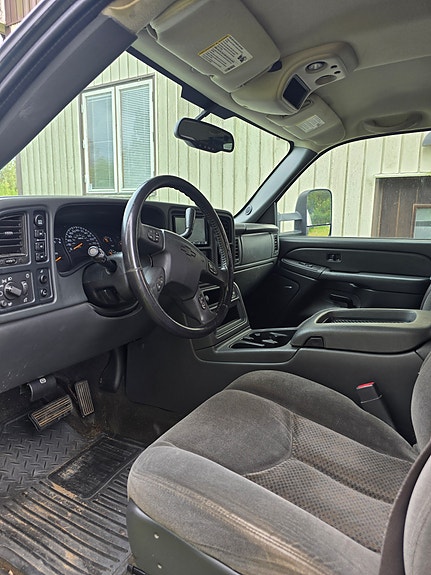 Chevrolet Silverado 1500 6 of 9